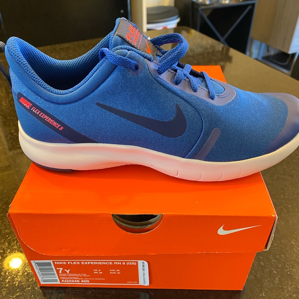 Nike Flex Experience RN 8 (GS)